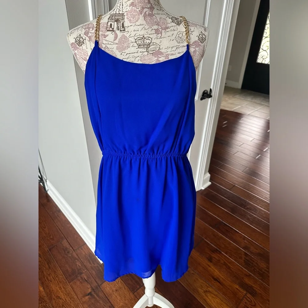Dress - Picture 2 of 3